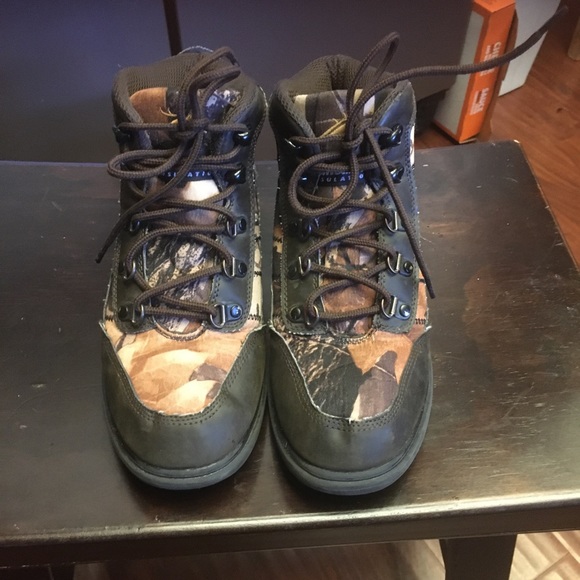 deer stags hiking boots